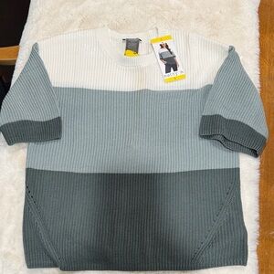 Matty M Colorblock Crewneck Sweater in White, Light Gray & Dark Gray